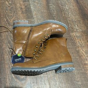 Women’s boots new with tags orthopedic inserts